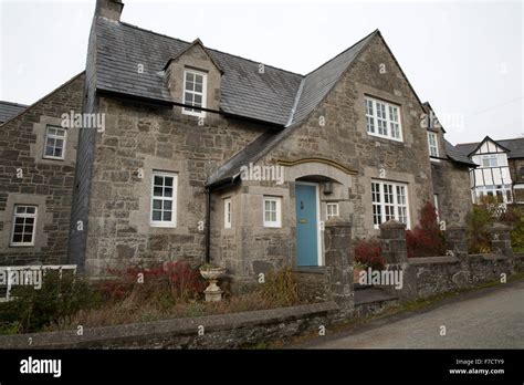 Welsh Stone Cottage Hi Res Stock Photography And Images Alamy