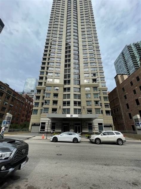 440 N Wabash Apt 4003 Chicago IL 60611 River North