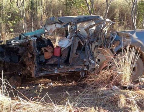 Motorista morre em acidente violento caminhonete e ônibus Estado