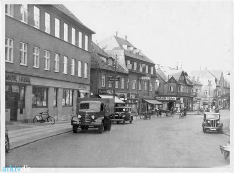 Arkiv Dk Motiv Holte Stationsvej Holte Bank Biler Cykler