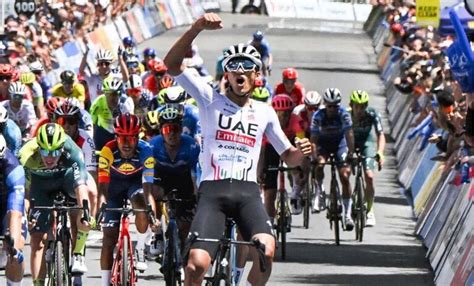 El ciclista mexicano Isaac del Toro ganó su primera etapa como