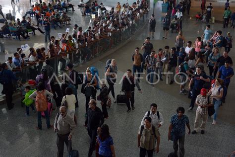 Peningkatan Jumlah Penumpang Bandara Ngurah Rai Antara Foto