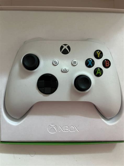 Xbox Series Original Controller, Video Gaming, Gaming Accessories, Controllers on Carousell