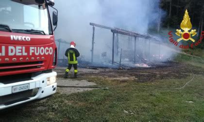 Fanano Incendio Distrugge Un Capanno L Intervento Dei Vigili Del Fuoco