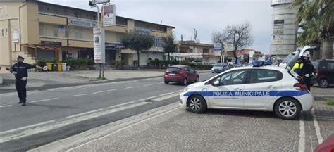 Giugliano Extracomunitario Alla Guida Con Documenti Falsi Sequestro E