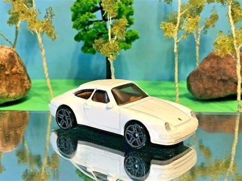 Hot Wheels Porsche Carrera Night Burnerz Ne Gem