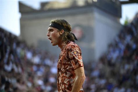 Stefanos Tsitsipas battu par Carlos Alcaraz en quarts à Roland Garros