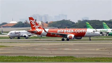 Plane Spotting Jakarta Airasia Malaysia Airbus A320 200 9M RAN Take