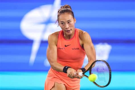 2024wta1000武汉公开赛女单半决赛：郑钦文2 0王欣瑜 新浪图片