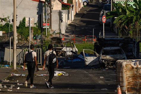 Le calme revient en Martinique après des manifestations liées à l inflation