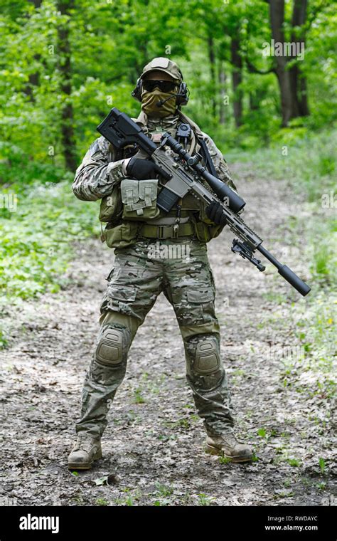 Green Berets U.S. Army Special Forces Group sniper in action Stock ...