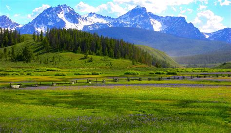 The "Alps Of America" Is The Most Underrated Hiking Destination In The U.S.