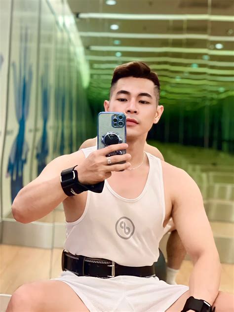 Boy sex giỏi điển trai lễ phép biết chiều lòng khách hàng khó tính nhất traimodel