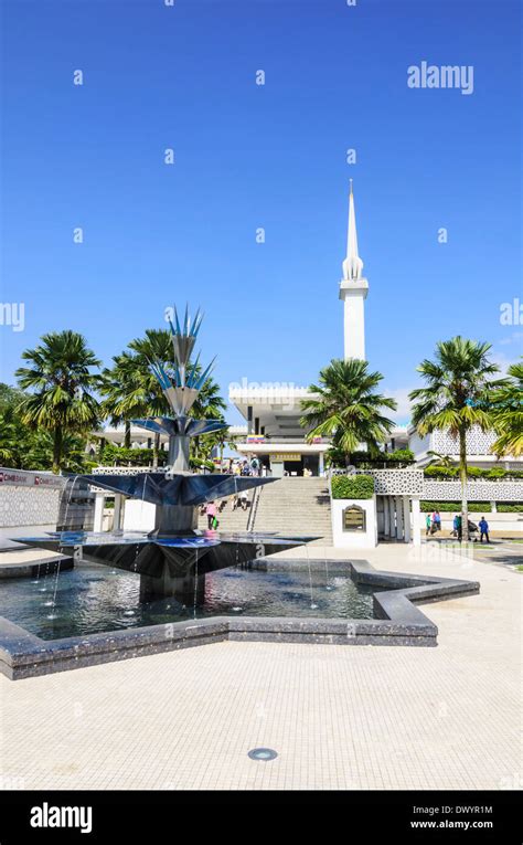 Masjid Negara Mosque Kuala Lumpur Malaysia Stock Photo Alamy