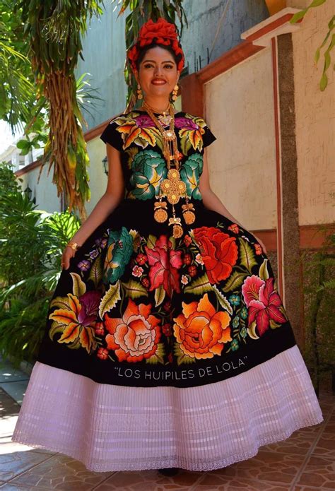 Pin en Trajes típicos mexicanos