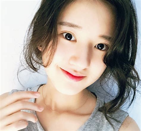 Hot girl Lộ Tư xinh đẹp như nắng sớm cướp đi trái tim bao người