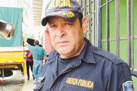 Fiscalía indaga si jefe policial ordenó matar a precaristas La Nación