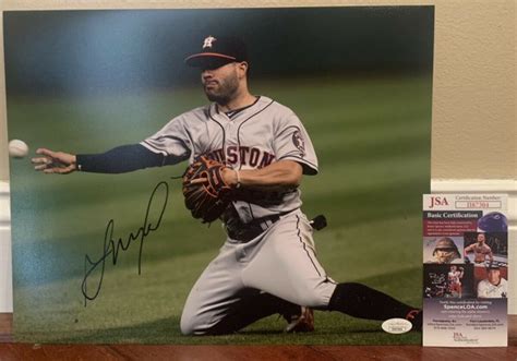 Jose Altuve Autographed Memorabilia Signed Photo Jersey