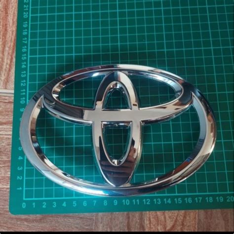 Jual Emblem Logo Toyota Depan Fortuner VRZ 2016 2023 Original Toyota