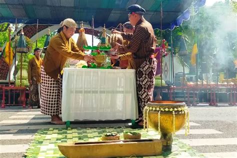 Jamasan Pusaka Refleksi Pembersihan Lahir Batin Krjogja