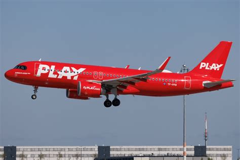 PLAY announces network expansion with three new routes
