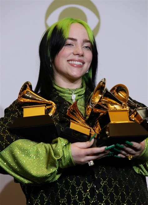 Foto Billie Eilish Borong Empat Penghargaan Utama Grammy Awards 2020