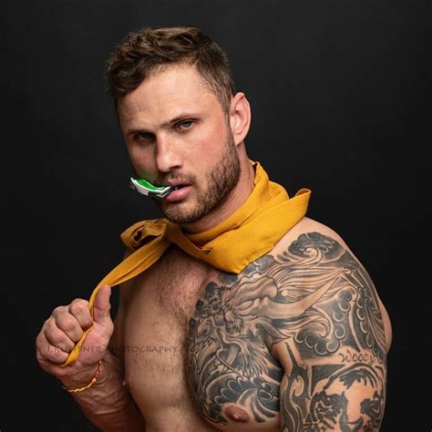 Militar Que Viralizou Ao Posar Nu Estrelou Porn Gay