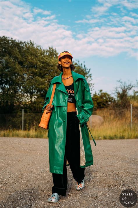 Copenhagen FW SS 2022 Street Style: Mona Tougaard - STYLE DU MONDE