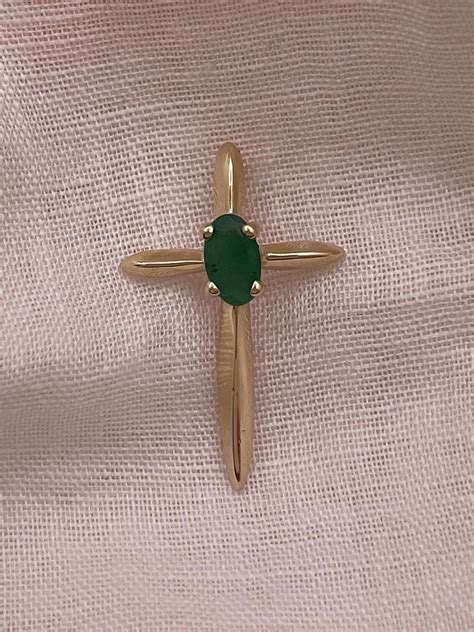 Vintage K Chrysoprase Cross Pendant Oval Solitaire Solid Yellow