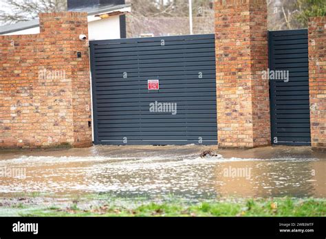 Datchet Berkshire Uk 8th January 2024 Floodwater From The River