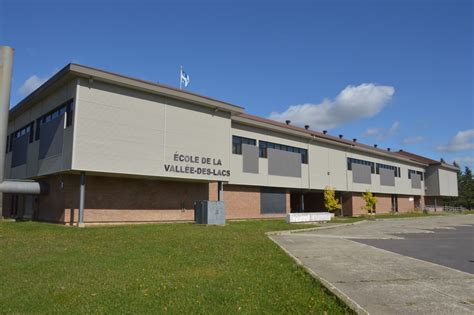 Lécole Secondaire De Saint Michel Du Squatec Est 8e Au Québec