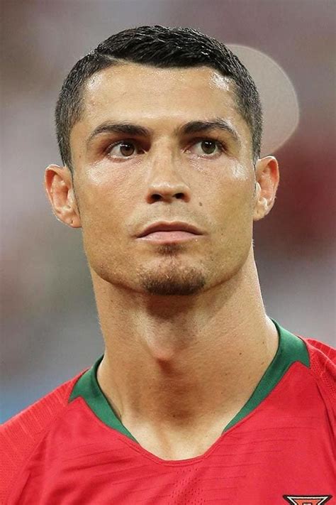 Hairstyle Looks By Cristiano Ronaldo Mens Hairstyles 2020