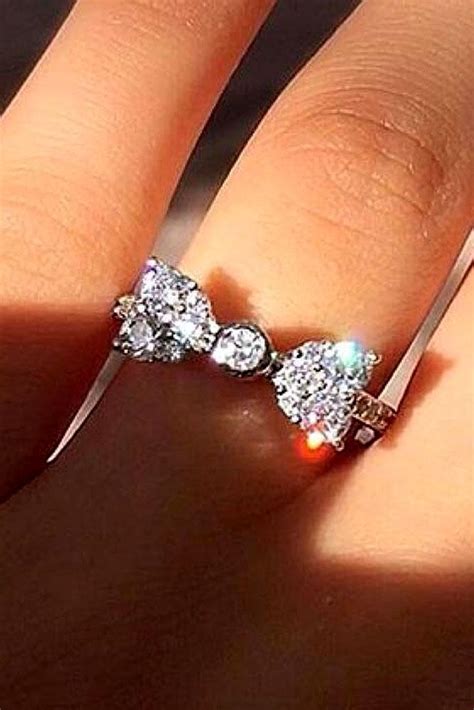 21 Unique Engagement Rings That Will Make Her Happy | Oh So Perfect ...