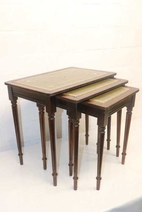 Tables Gigognes Bois Avec Une Belle Incrustation De Cuir Catawiki