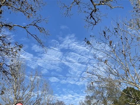 Weird looking clouds : r/mildlyinteresting