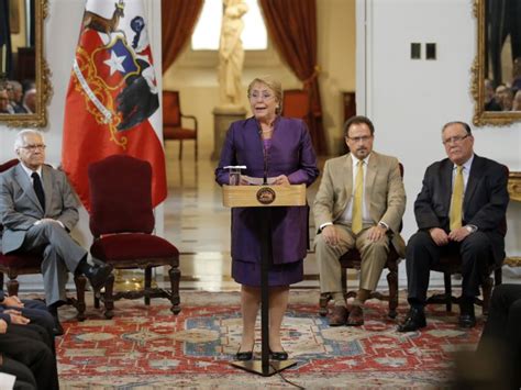 Michelle Bachelet Firma Proyecto Que Perfecciona Ley De Culto