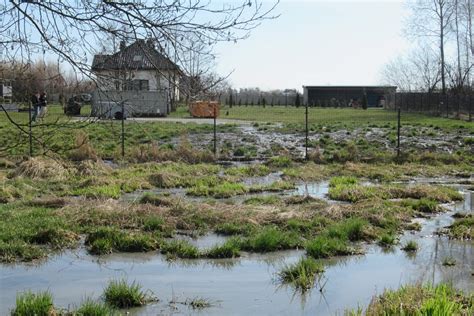 Awaria na terenie oczyszczalni w Świętej Katarzynie Ścieki płynęły do