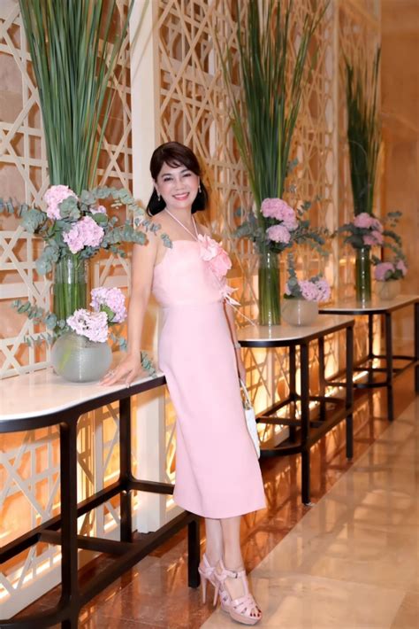 Chân dung mẹ chồng hot nhất MXH hiện nay Là doanh nhân sở hữu chuỗi xe máy lớn nhất nhì TPHCM