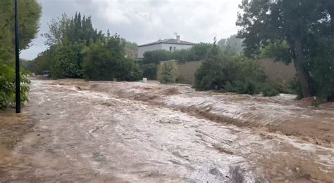 Bouches Du Rh Ne Images Impressionnantes Dans Les Alpilles Touch Es