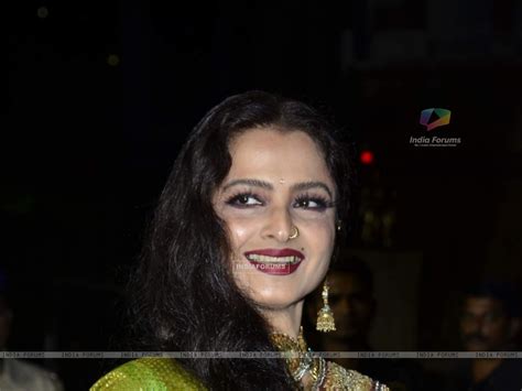 Rekha Hot Latest Wallpaper Of EXBii Actress