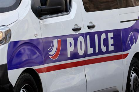 Info Va Essonne Une Femme De Ans Agress E Et Frapp E Pour Son