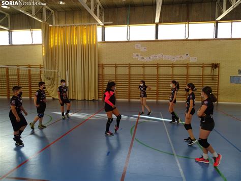 Reportaje Voleibol Los alevines del Sporting ante la cita del año en