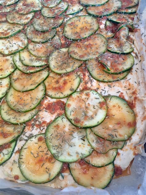 Elsas Skafferi T Mer Gr Nt Foccacia Med Zucchini Och Soltorkad Tomat