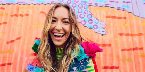 Lauren Daigle Shows Us Her Holiday Fun Side In The Studio 983 Kdar