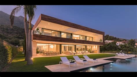 Moderne Luxusvilla in Marbella Golden Mile Meerblick Cascada de Camoján