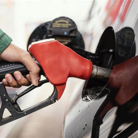 El precio de la gasolina Súper 95 sube a USD 3 75 por galón en febrero