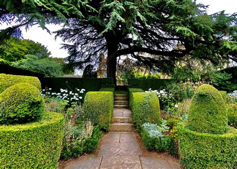 Cool Places Britain | Hidcote Manor Garden | National Trust | Cotswolds AONB • Cool Places Britain