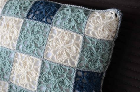 Clover Leaf Granny Square Pillow - FREE Crochet Pattern