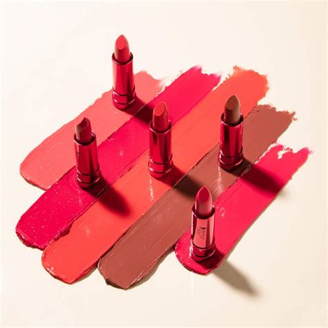 How to Choose the Best Lipstick for Your Skintone