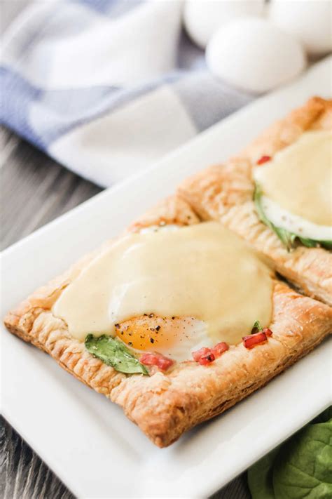 Eggs Benedict Tarts With Puff Pastry Cooking With Carlee